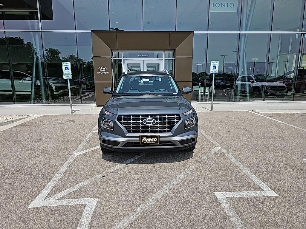 2025 Hyundai Venue SEL photo 8
