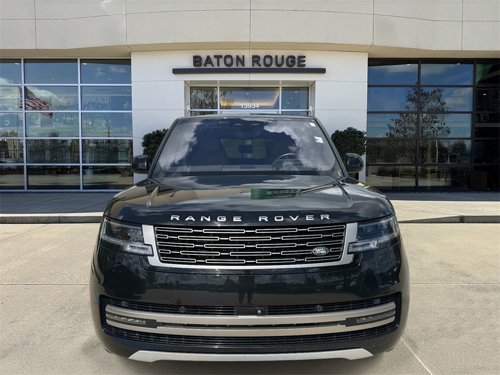 2023 Land Rover Range Rover SE photo 2