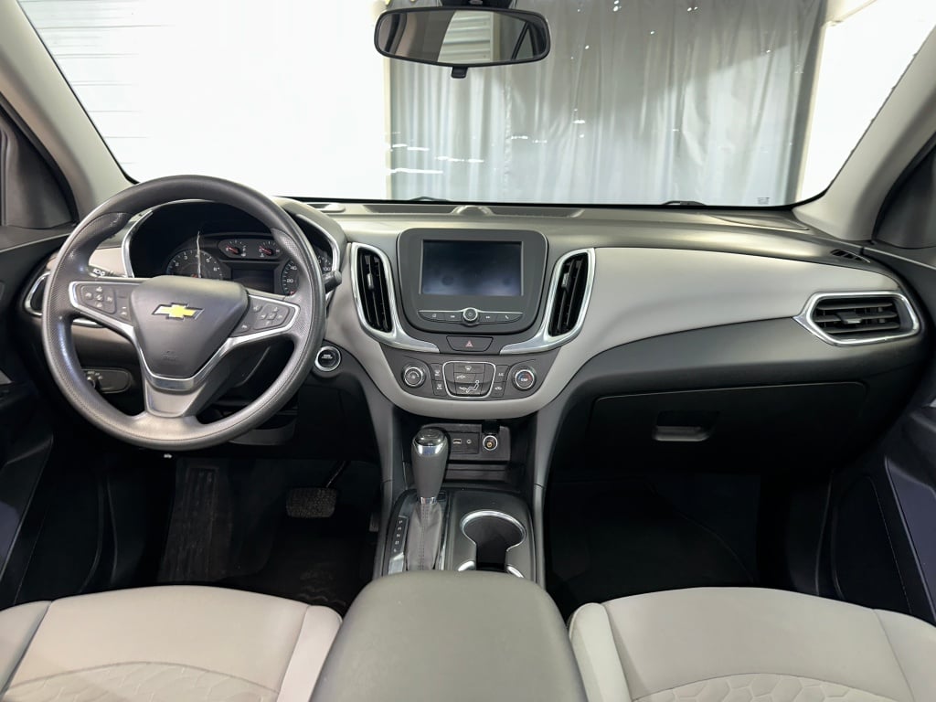 2020 Chevrolet Equinox LS photo 23