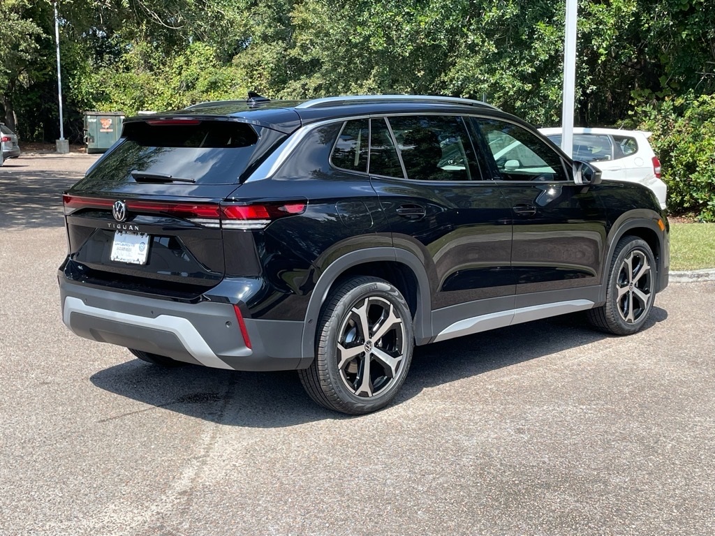 2025 Volkswagen Tiguan SE photo 2
