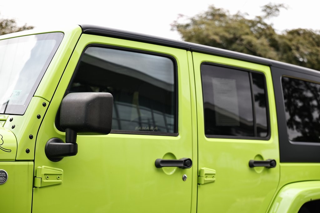 2013 Jeep Wrangler Unlimited Sahara photo 14