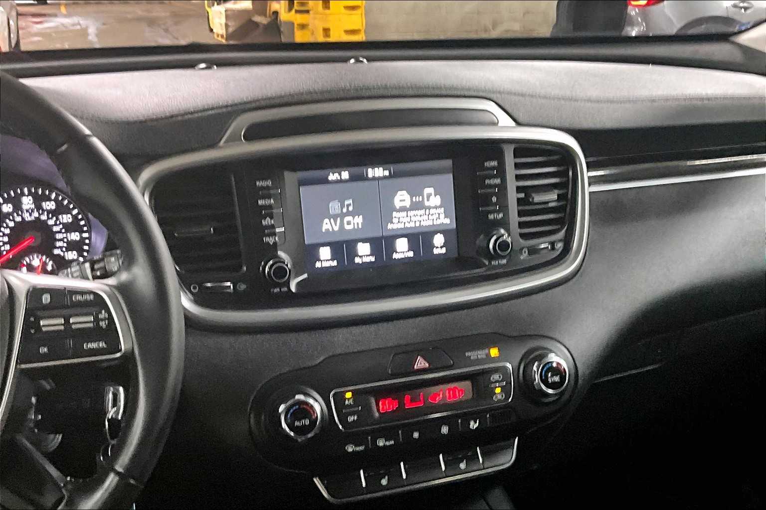 2020 Kia Sorento LX photo 6