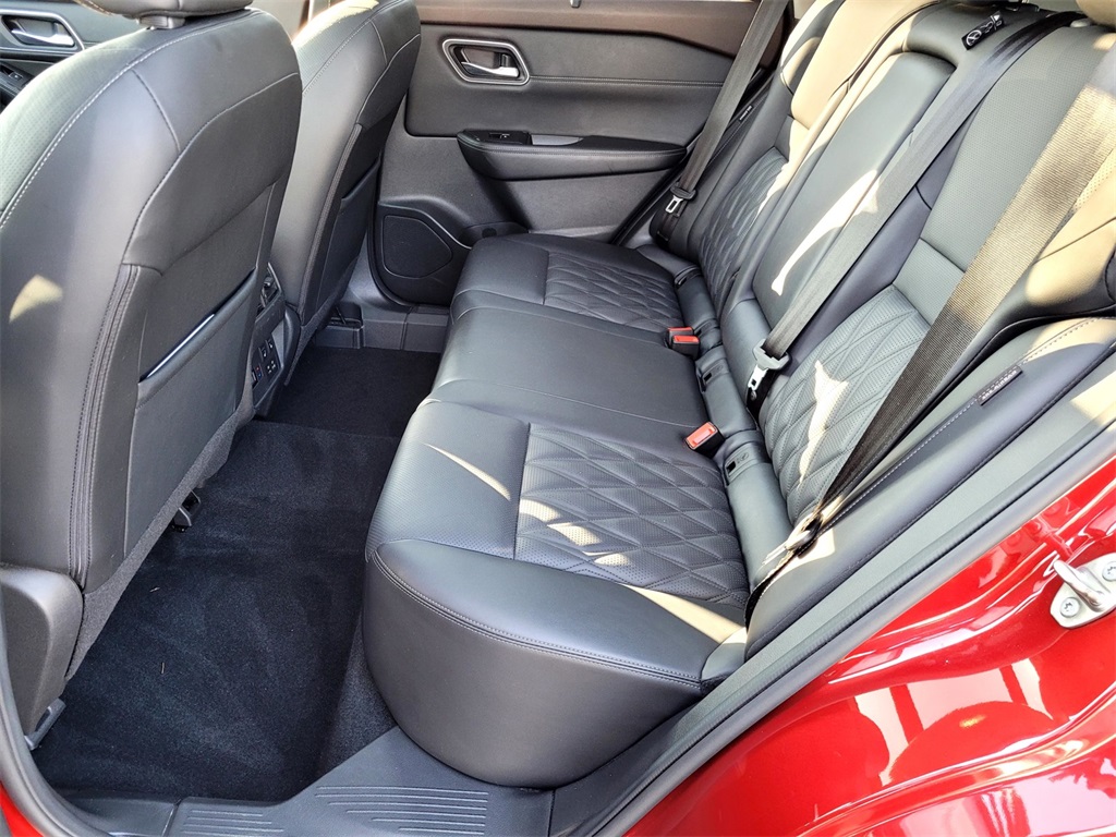 2022 Nissan Rogue Platinum photo 15