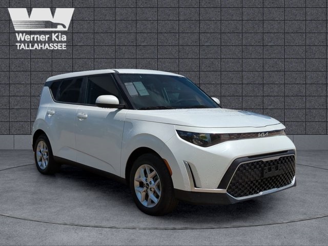 2024 Kia Soul LX photo 3