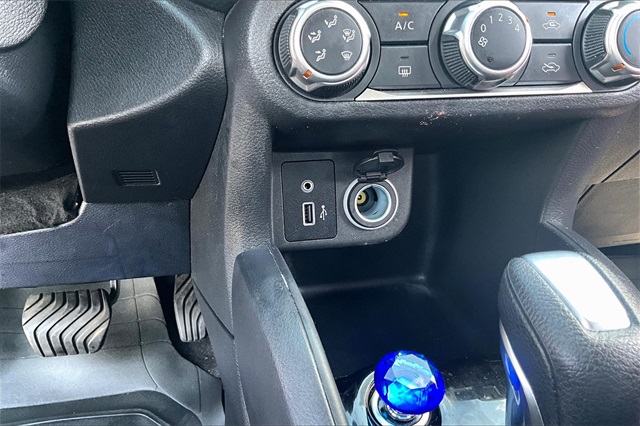 2022 Nissan Kicks S photo 15