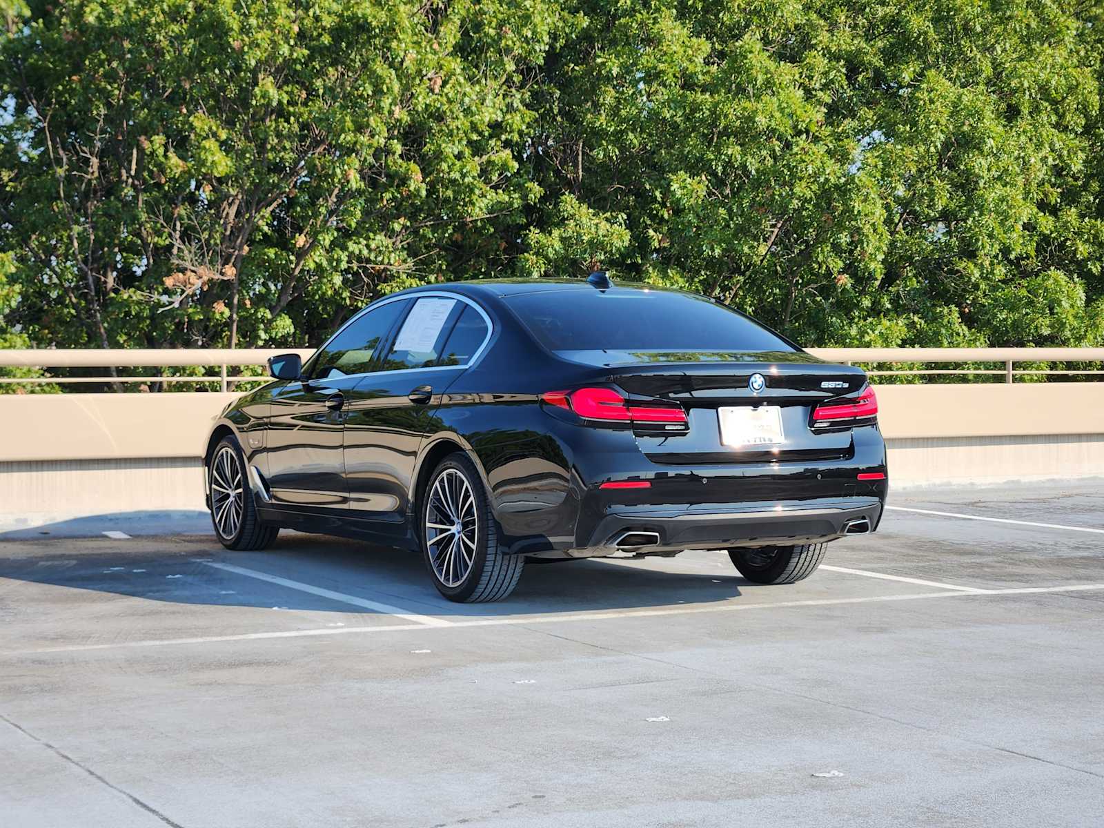 2023 Bmw 530e 5-Series photo 3