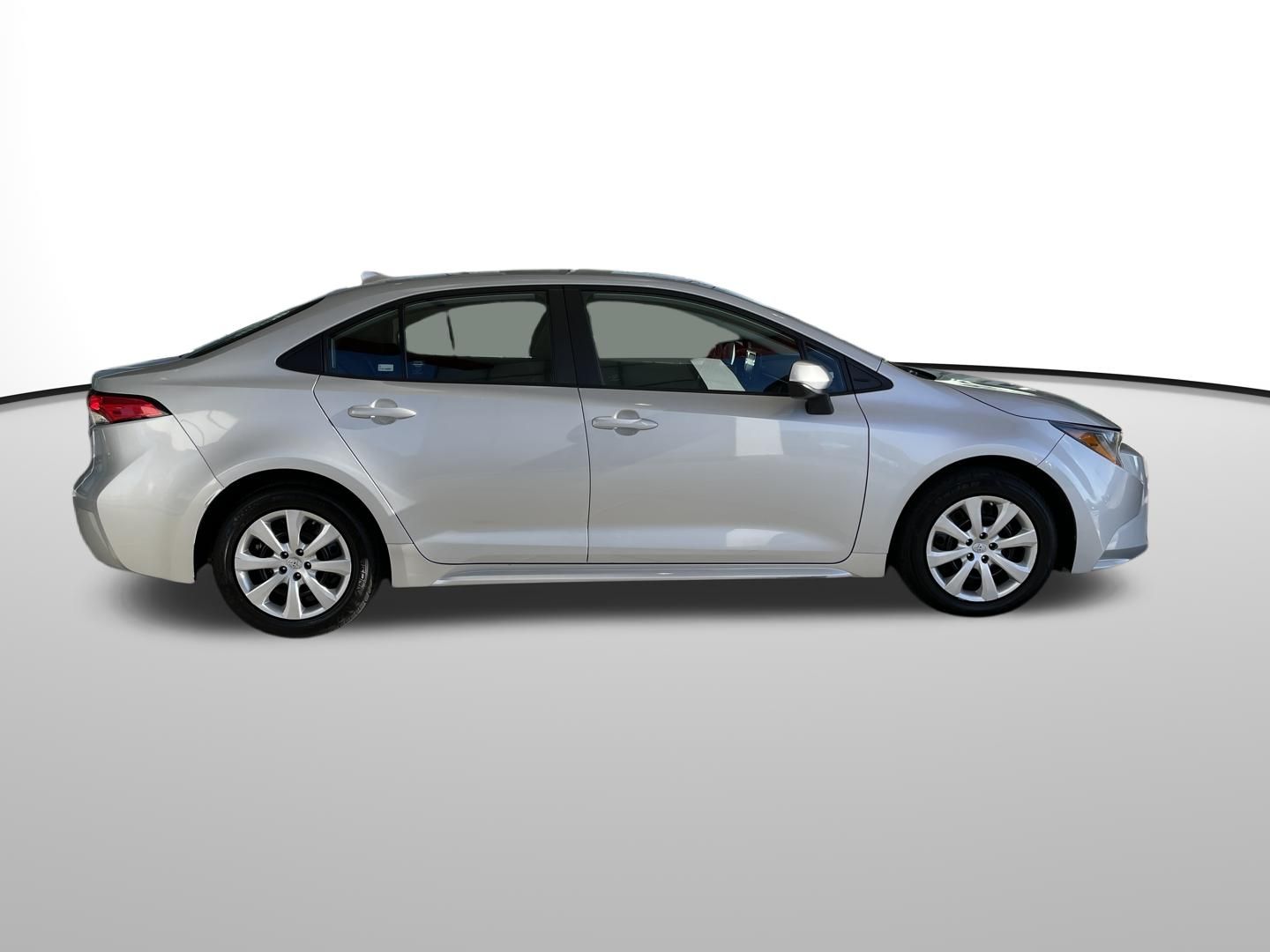 Used 2022 Toyota Corolla LE with VIN 5YFEPMAE7NP329990 for sale in Union Gap, WA