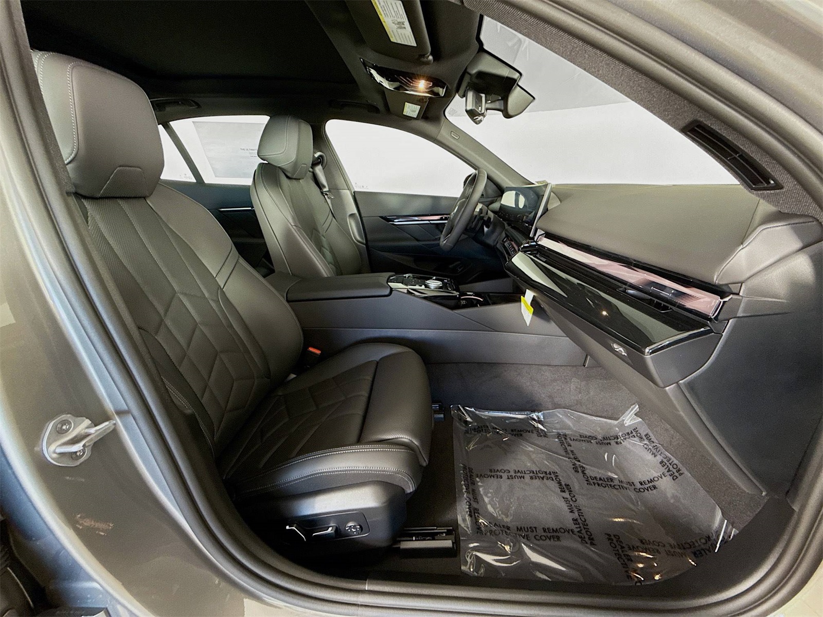 2026 Bmw 550e xDrive photo 28