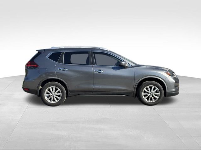2020 Nissan Rogue SV photo 2