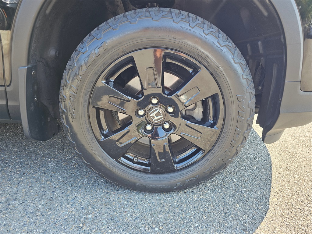 2017 Honda Ridgeline Black Edition photo 10