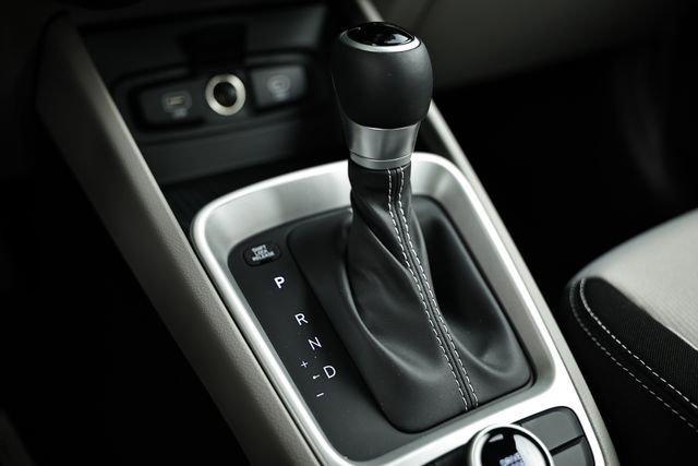 2025 Hyundai Venue SEL photo 14
