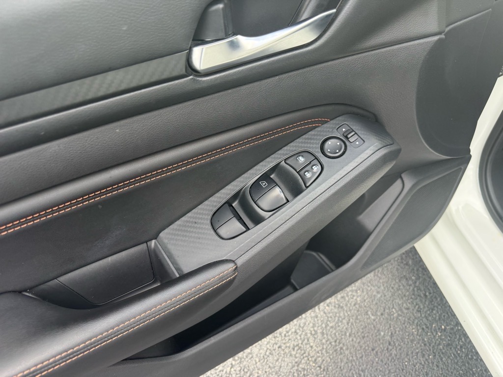 2019 Nissan Altima 2.5 SR photo 14