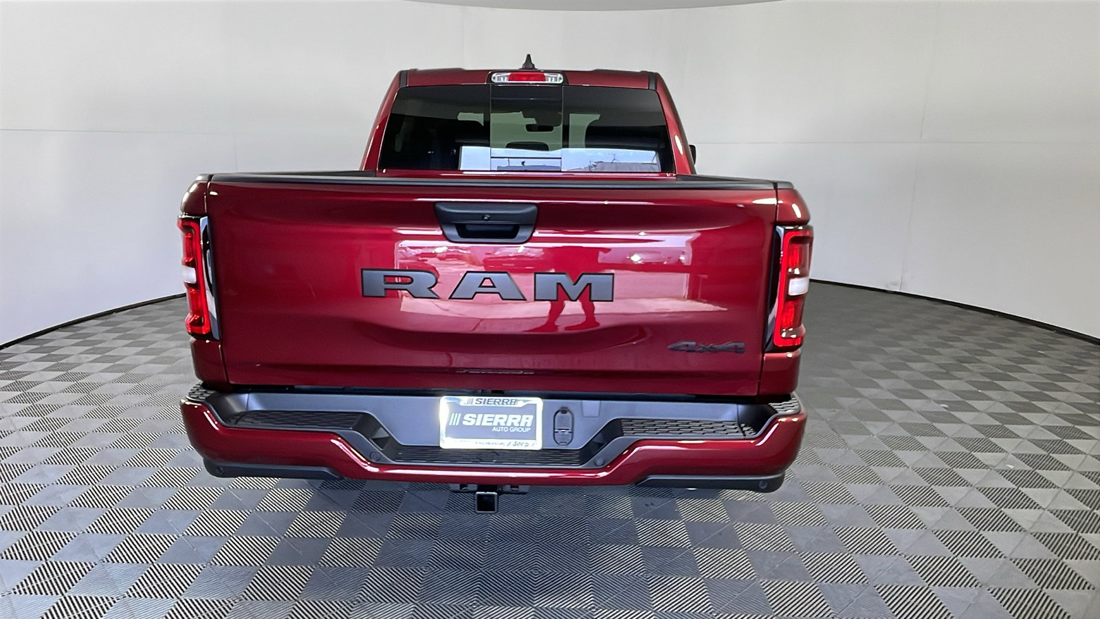 2025 Ram 1500 Tradesman photo 4