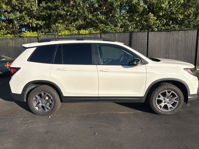 2025 Honda Ridgeline TrailSport photo 2
