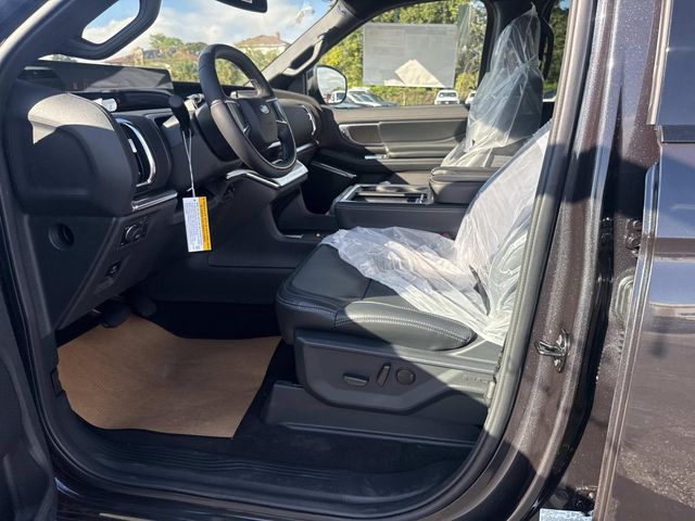 2025 Ford Expedition Platinum MAX photo 8