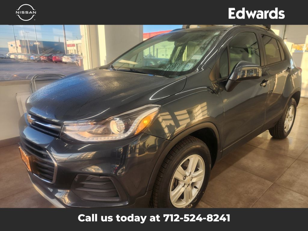 2021 Chevrolet Trax LT photo 3