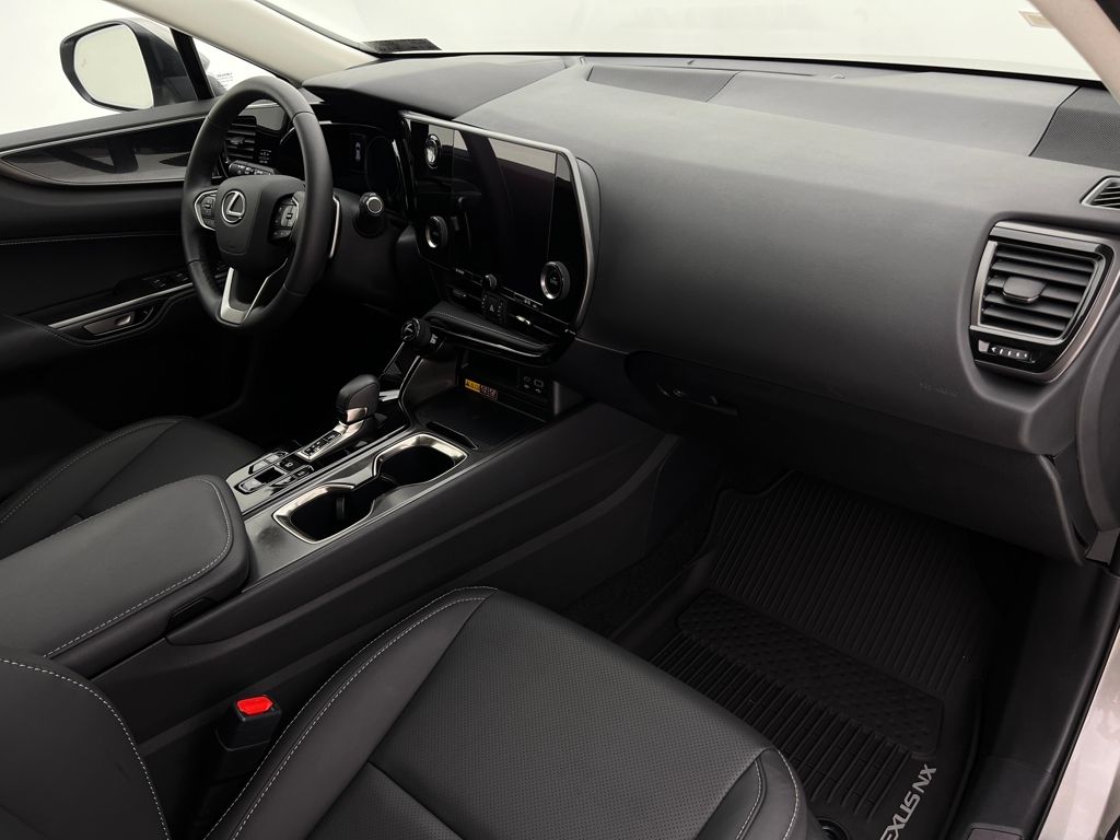 2025 Lexus NX 350 photo 17