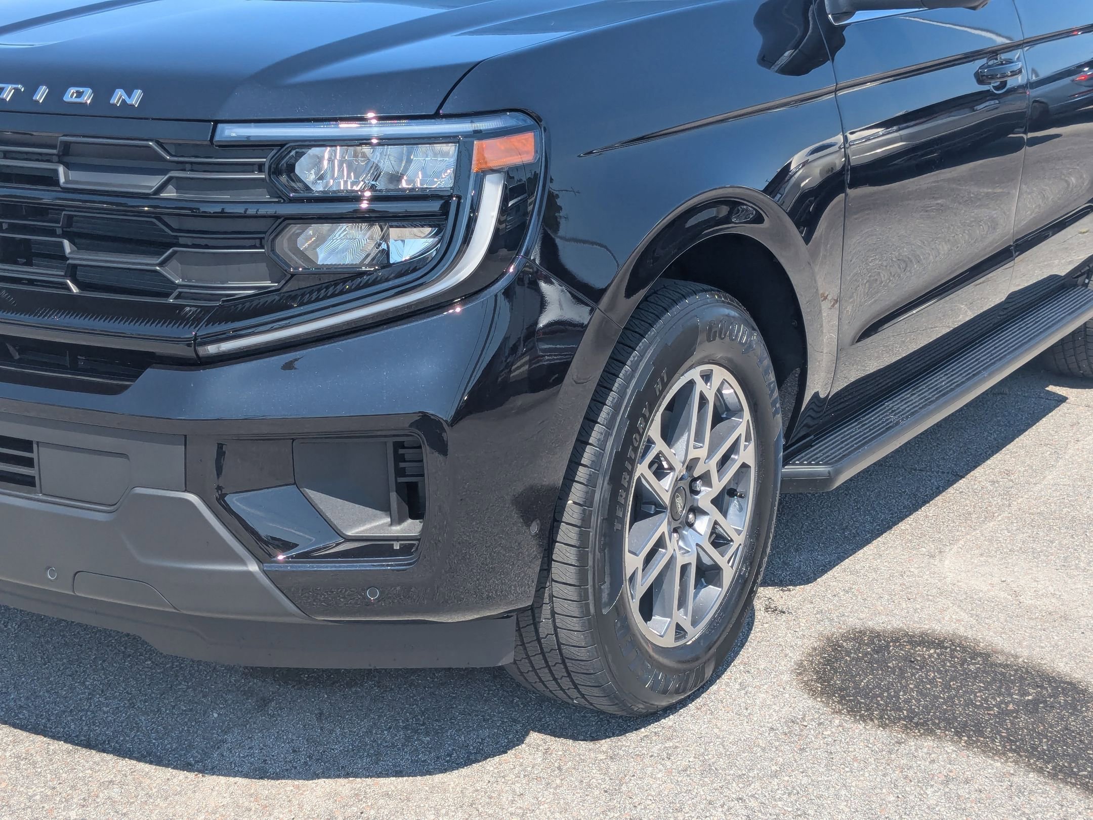 2025 Ford Expedition MAX photo 9