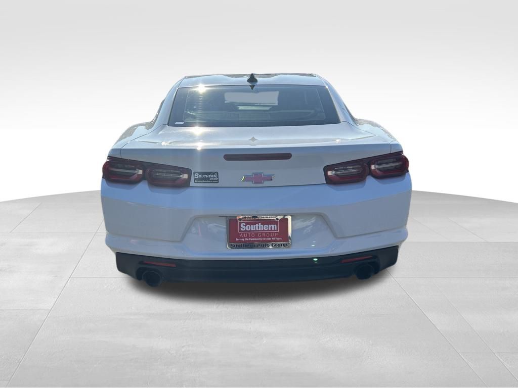 2023 Chevrolet Camaro 1LT photo 4