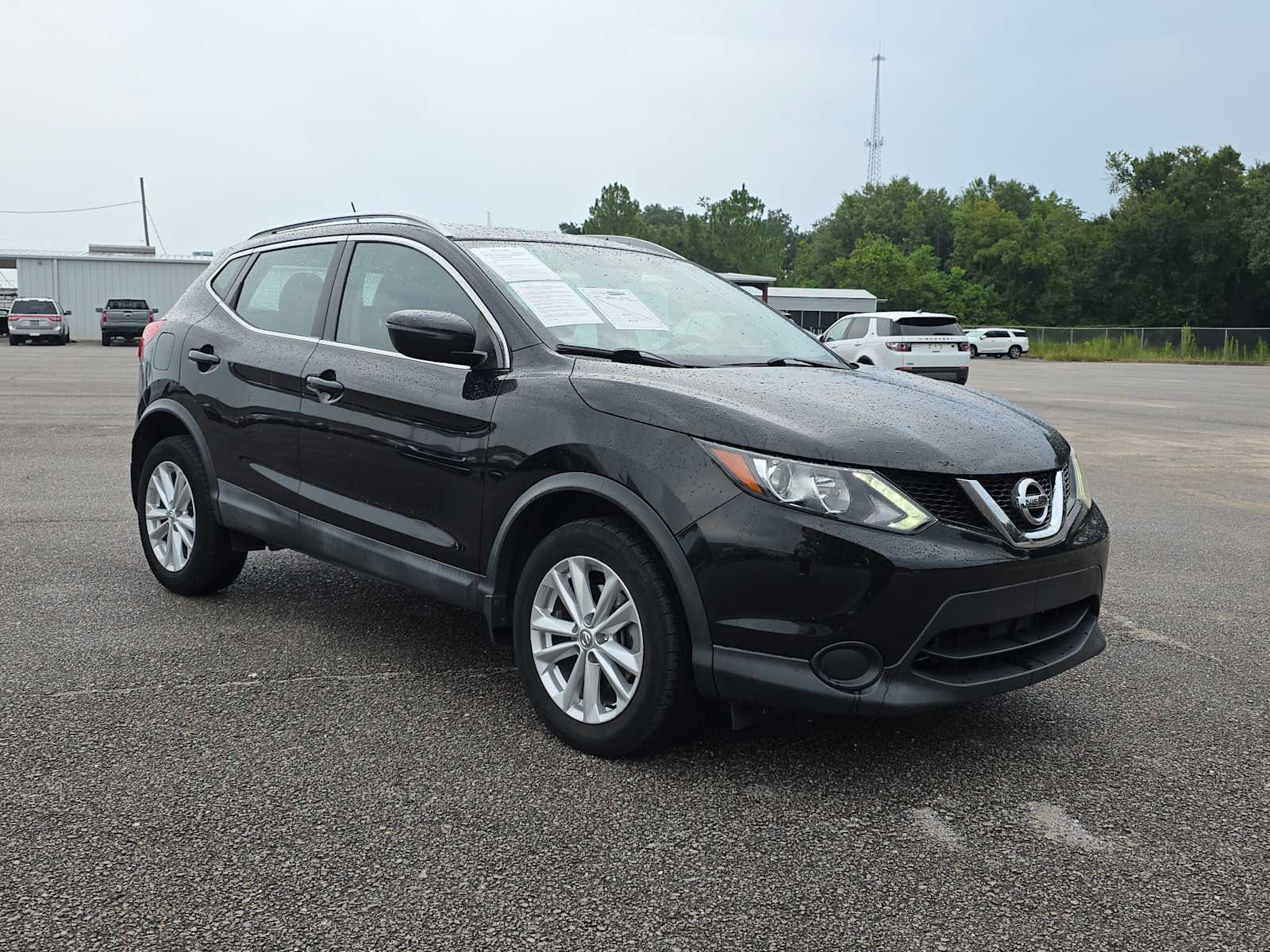 2018 Nissan Rogue Sport SV photo 2