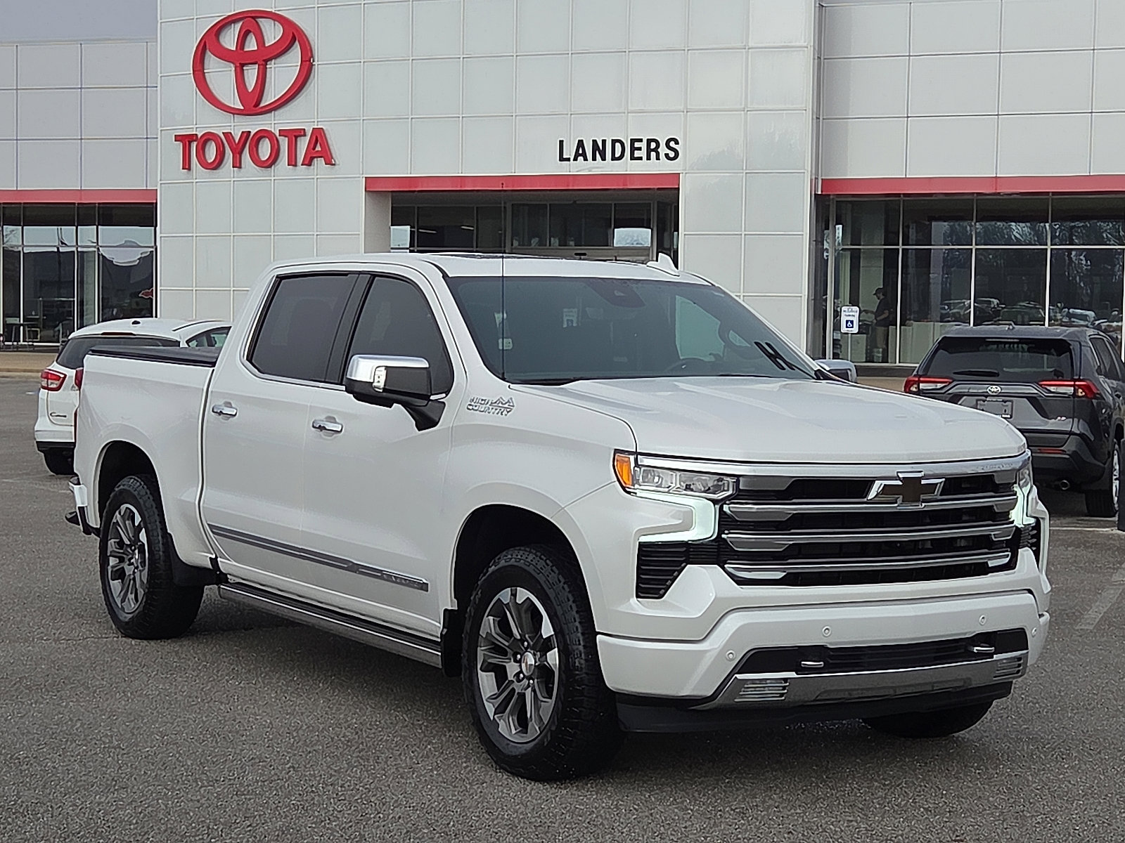 2025 Chevrolet Silverado 1500 High Country's photo