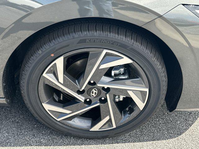 2025 Hyundai Elantra SEL Convenience photo 9