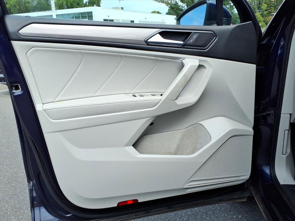 2023 Volkswagen Tiguan SE photo 4