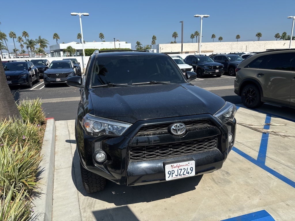 2016 Toyota 4Runner SR5 photo 11