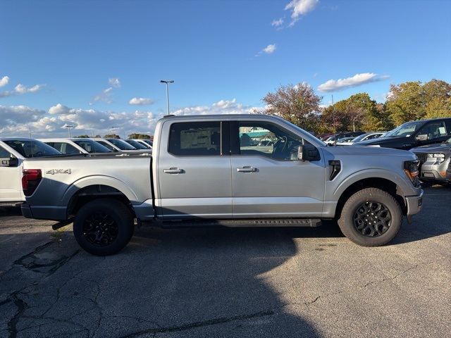 2025 Ford F-150 XLT photo 2