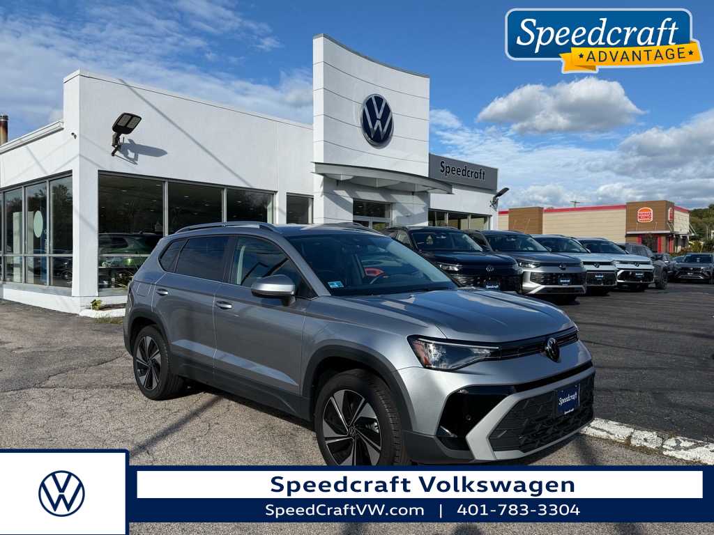 2025 Volkswagen Taos SE's photo