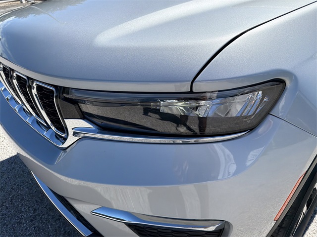 2025 Jeep Grand Cherokee Limited photo 4