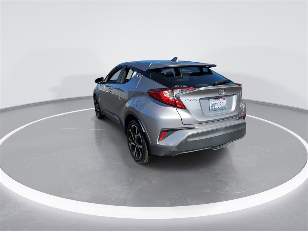 2019 Toyota C-HR XLE photo 10