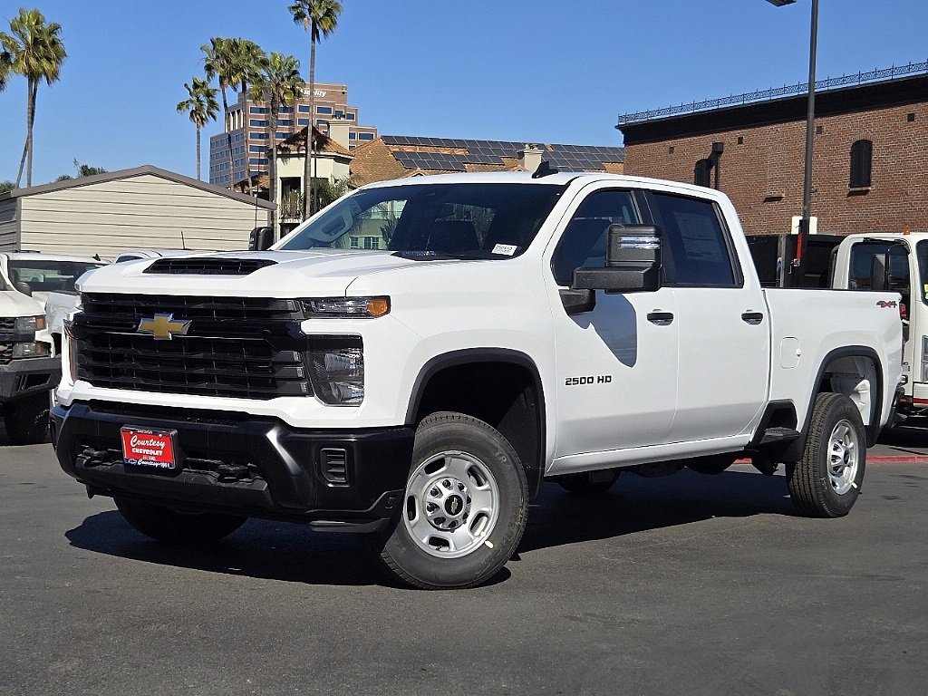 2025 Chevrolet Silverado 2500HD photo 2