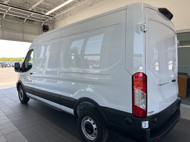 2025 Ford Transit Cargo Van photo 4