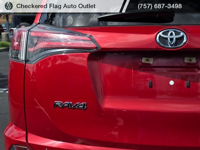 2017 Toyota RAV4 LE photo 7