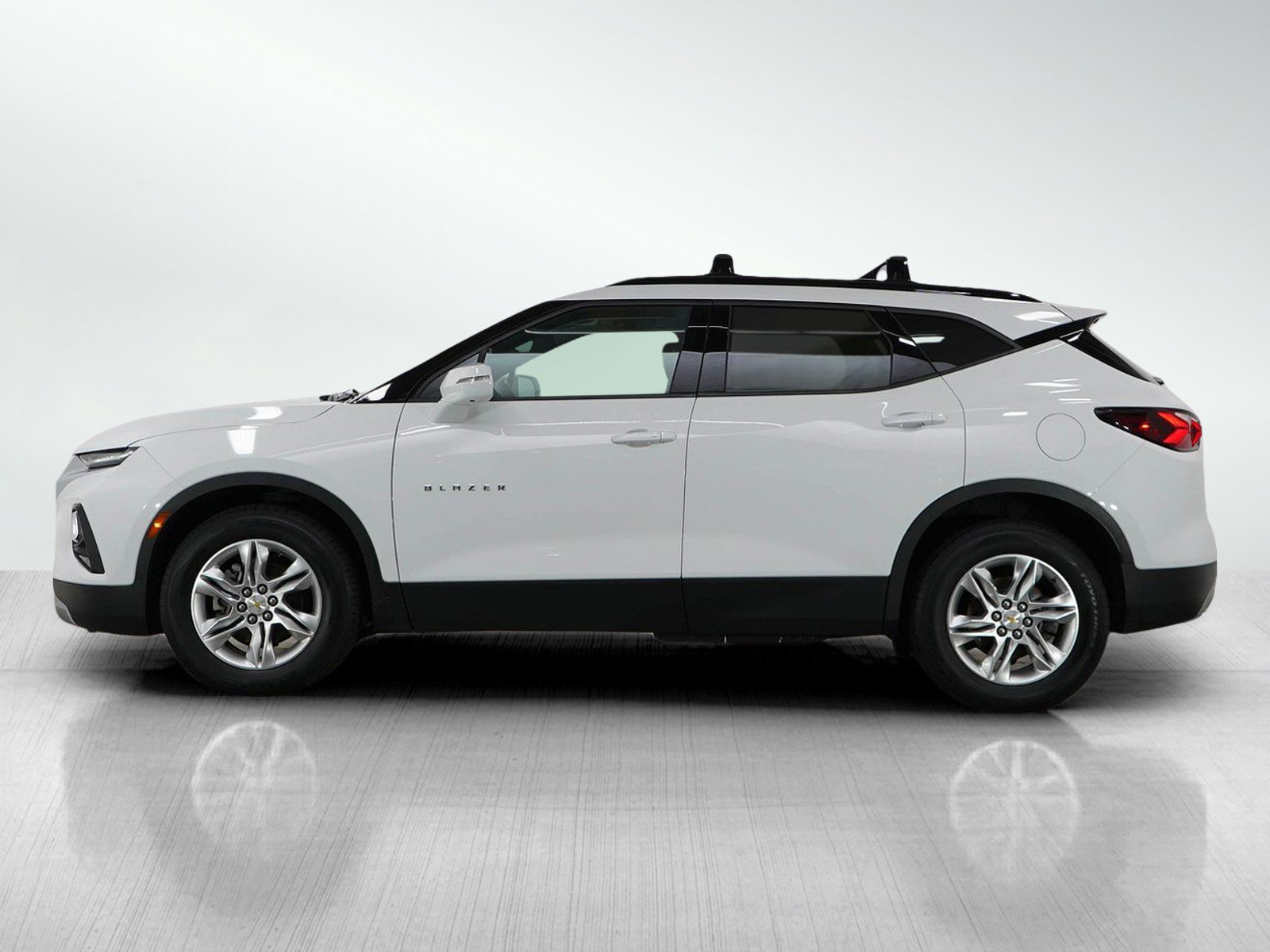 Used 2019 Chevrolet Blazer 3LT with VIN 3GNKBHRS5KS613045 for sale in Burnsville, Minnesota
