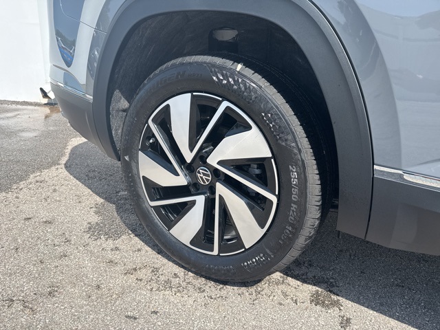 2025 Volkswagen Atlas SEL photo 6