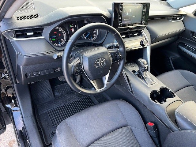 2021 Toyota Venza LE photo 13