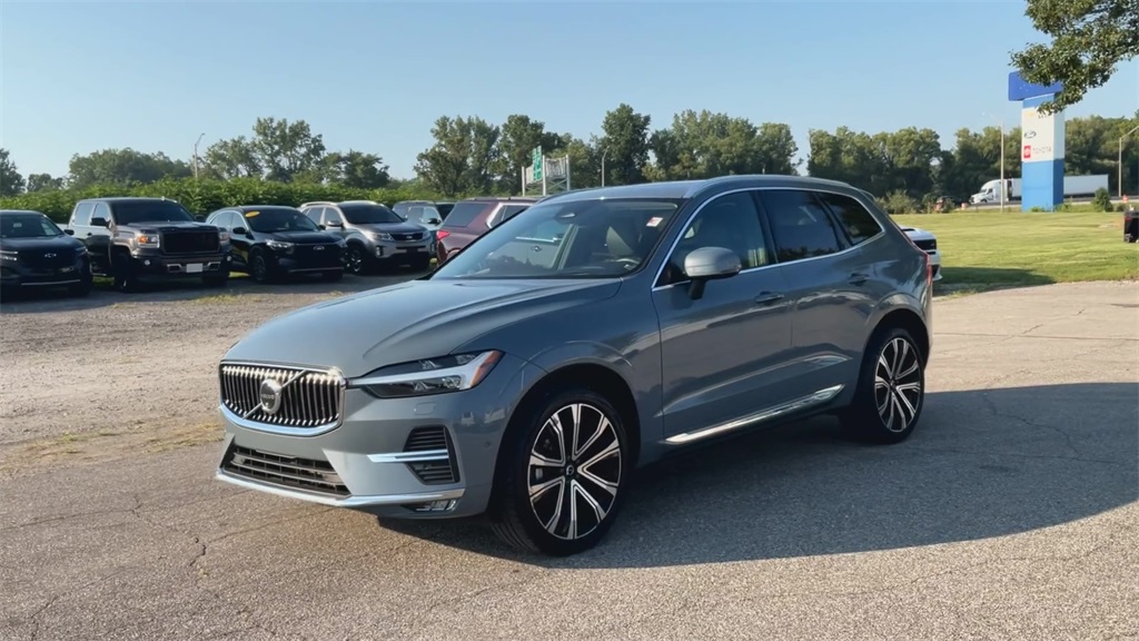 2023 Volvo XC60 B5 Ultimate photo 4