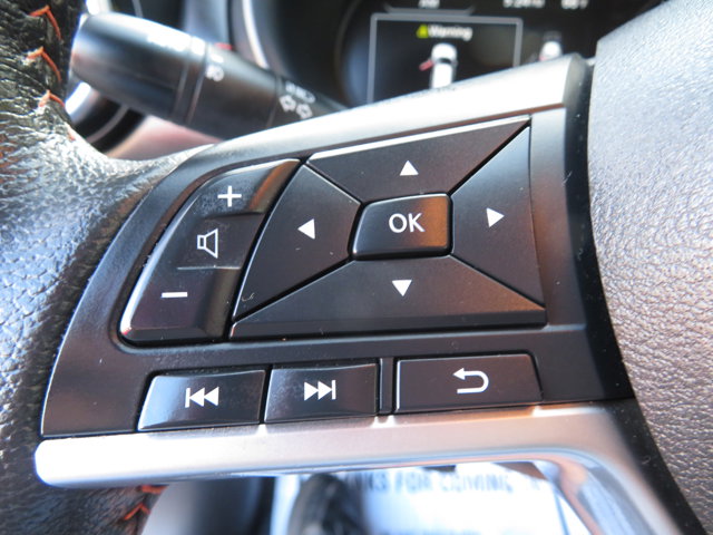 2023 Nissan Kicks SR photo 24