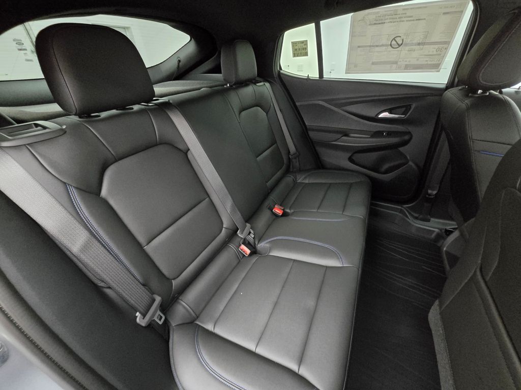 2025 Buick Envista ST photo 33