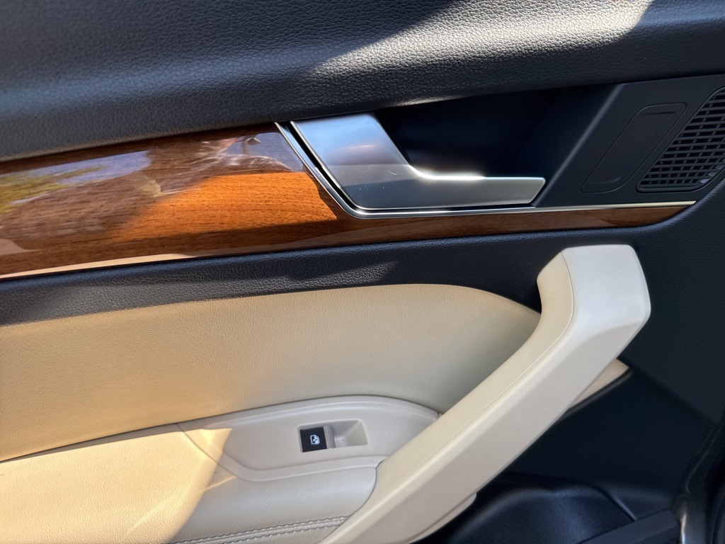 2023 Audi Q5 45 S line Premium photo 18