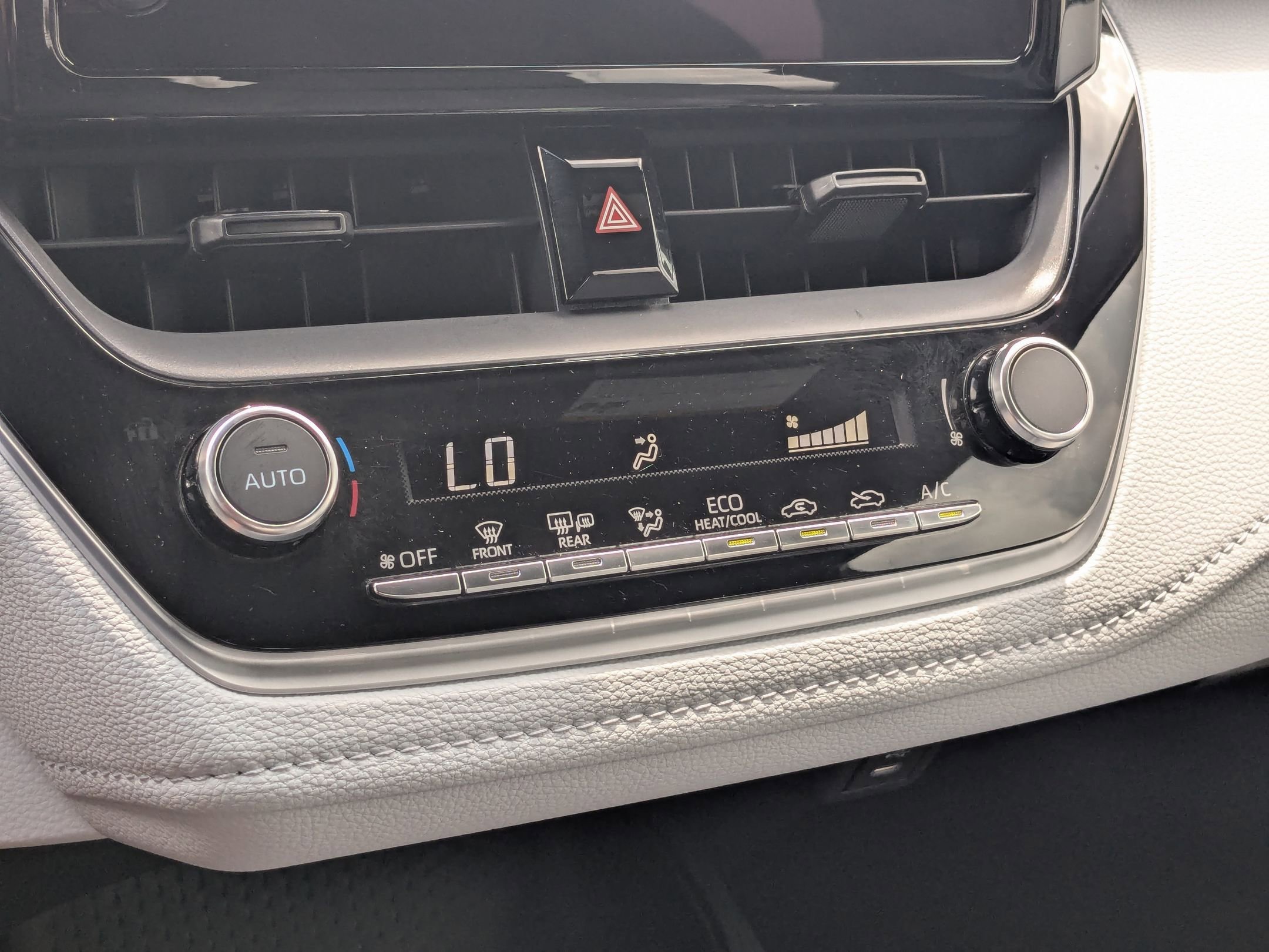 2024 Toyota Corolla SE photo 20