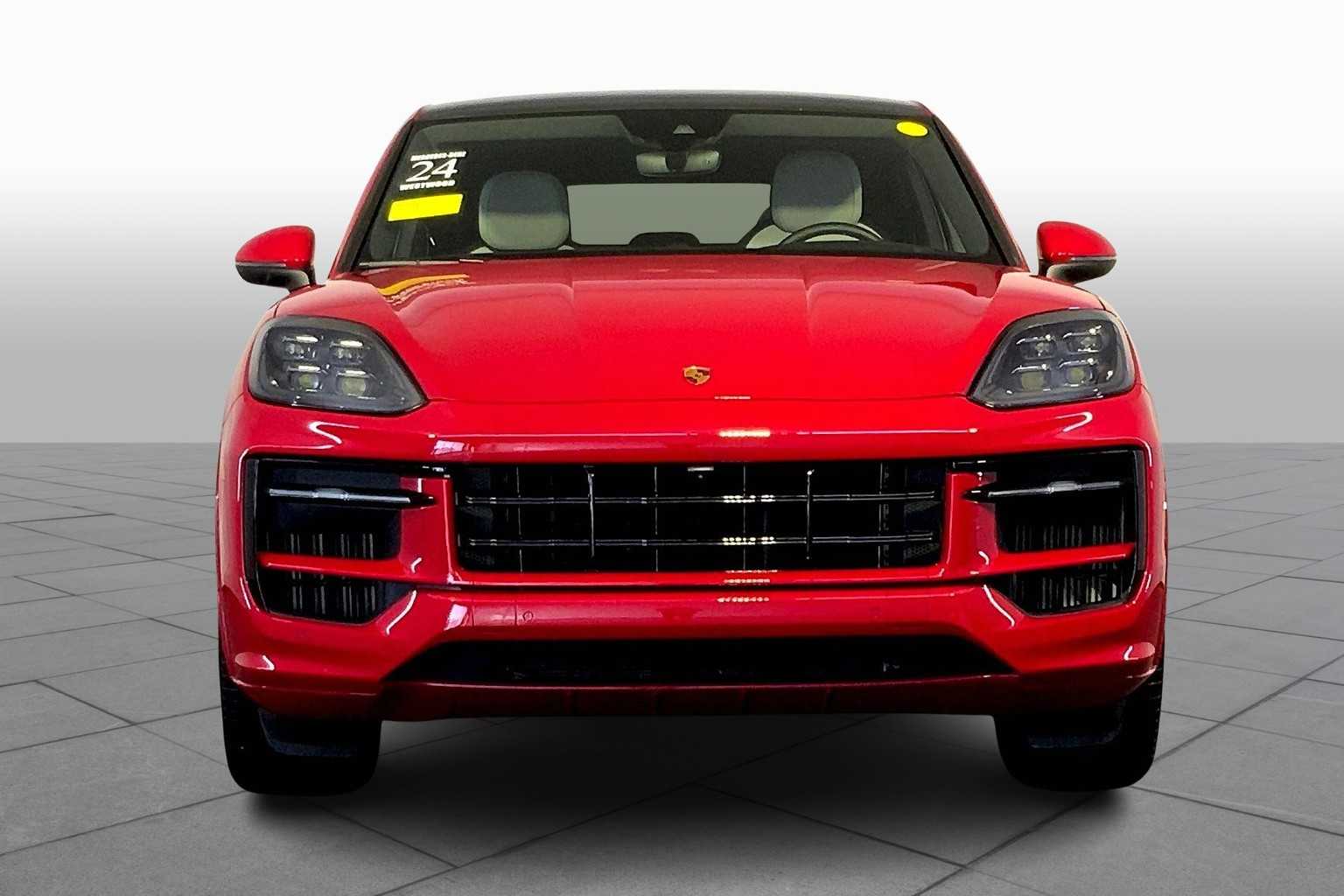 2024 Porsche Cayenne S Coupe photo 3