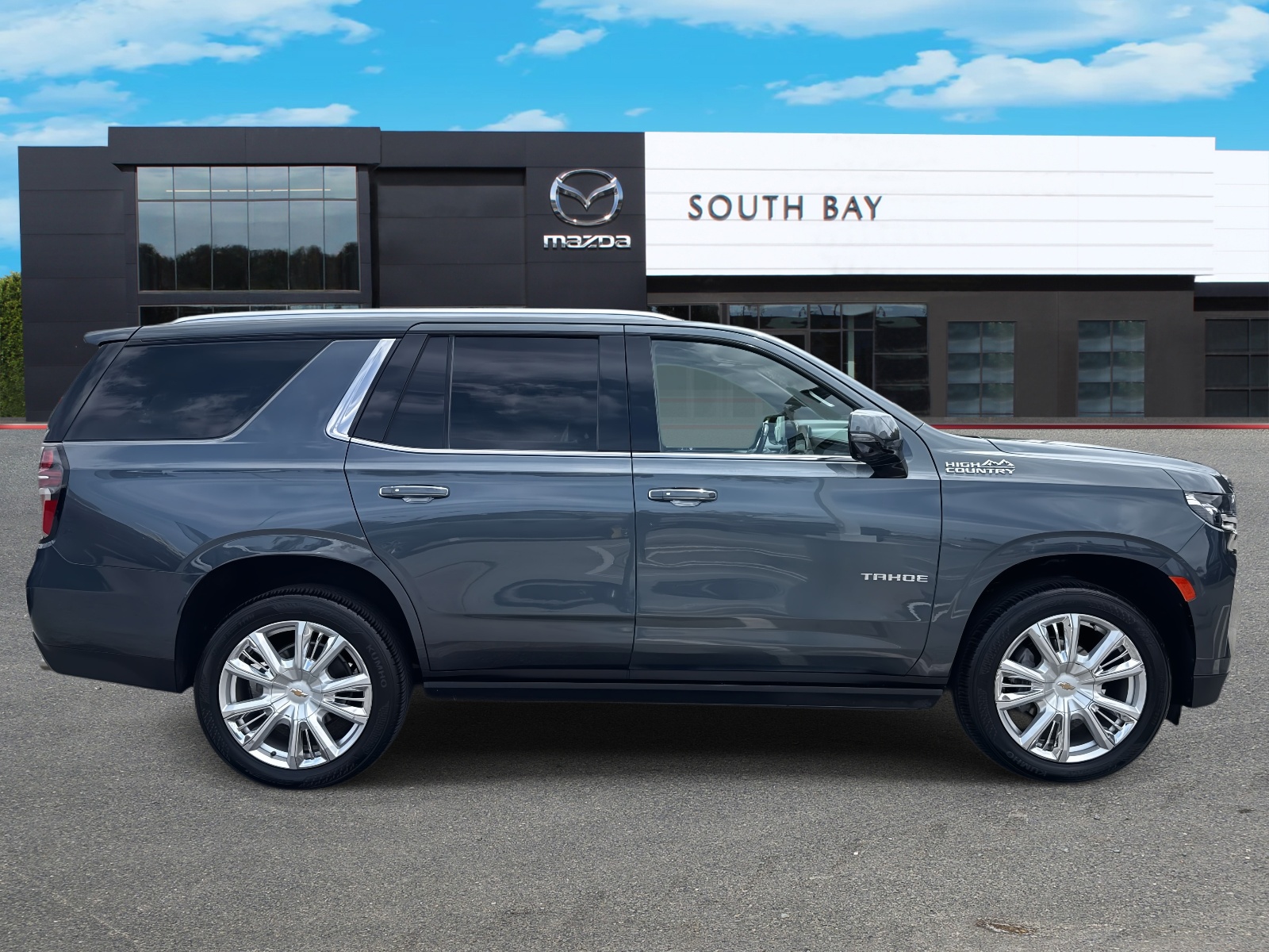 2021 Chevrolet Tahoe High Country photo 2
