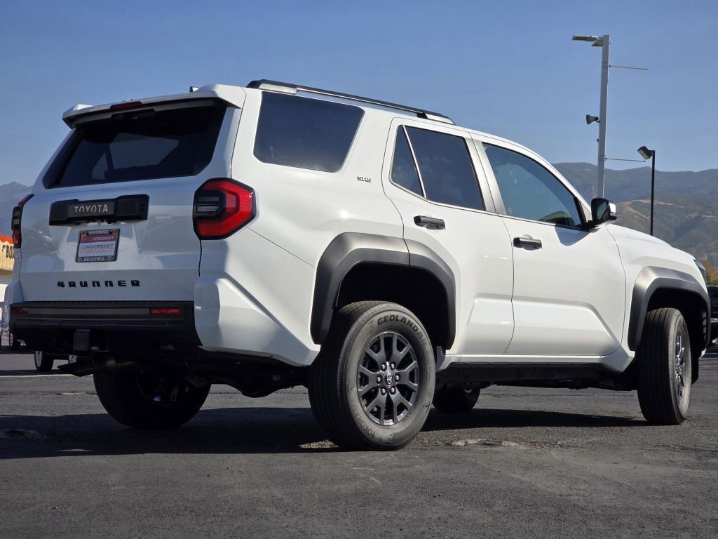 2025 Toyota 4Runner SR5 photo 7
