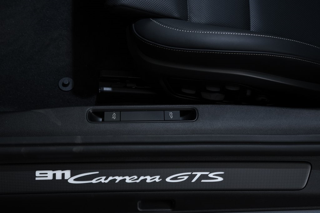 2026 Porsche 911 Coupe GTS photo 40
