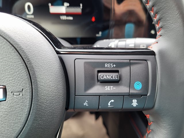 2025 Nissan Kicks SR photo 16