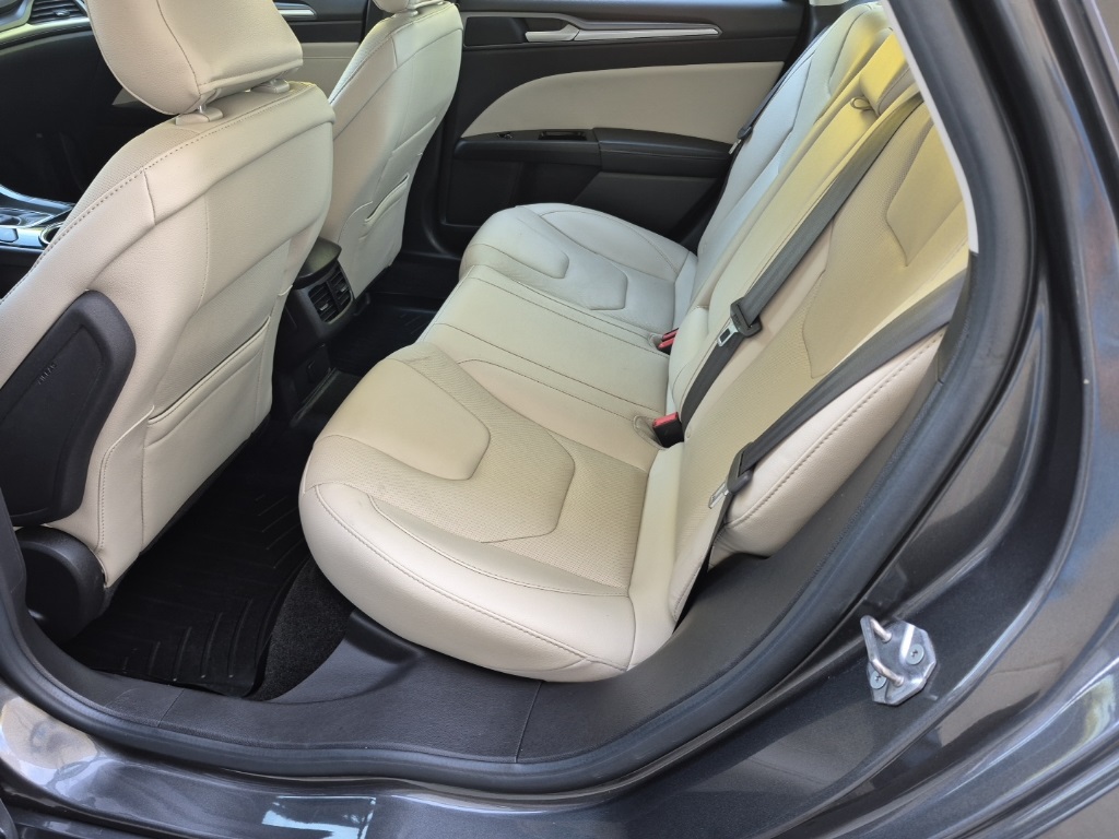 2016 Ford Fusion Titanium photo 9