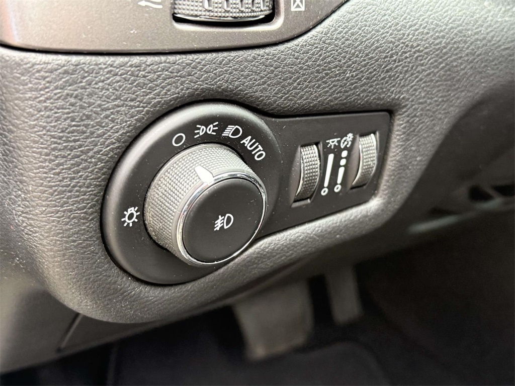 2021 Jeep Cherokee Latitude Lux photo 27